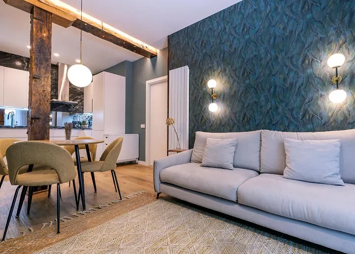 Big 4 In A Centric Parking Included Semesterbostad