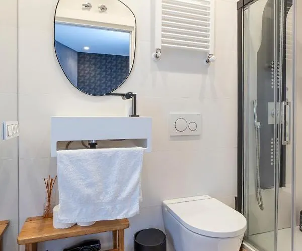 Big 4 In A Centric Parking Included Сasa de vacaciones