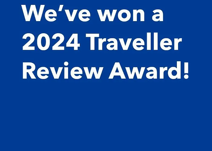 Big 4 In A Centric Parking Included Semesterbostad