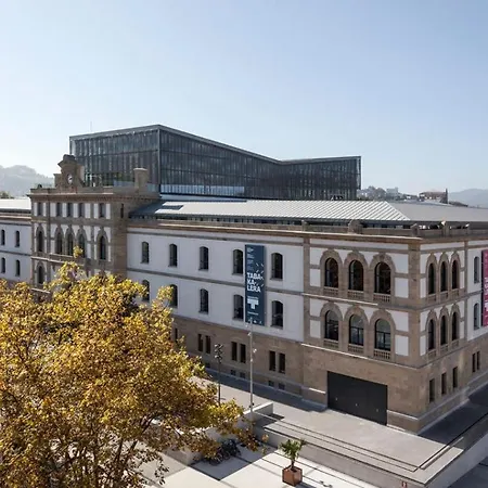 Big 4 In A Centric Parking Included Hébergement de vacances