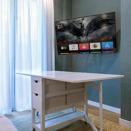 Big 4 In A Centric Parking Included