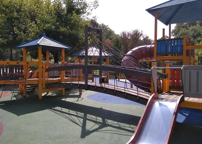 Big 4 In A Centric Parking Included Semesterbostad