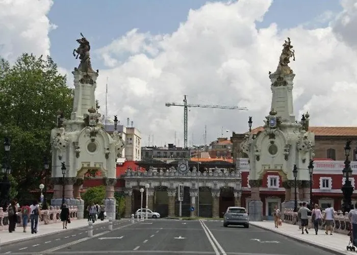 Big 4 In A Centric Parking Included *