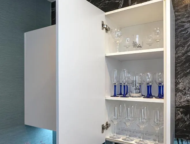 Big 4 In A Centric Parking Included Hébergement de vacances Saint-Sébastien